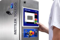 A new X-ray inspection system by Mettler-Toledo was developed especially to detect foreign bodies in small, individually wrapped snacks and sweets. © Mettler-Toledo